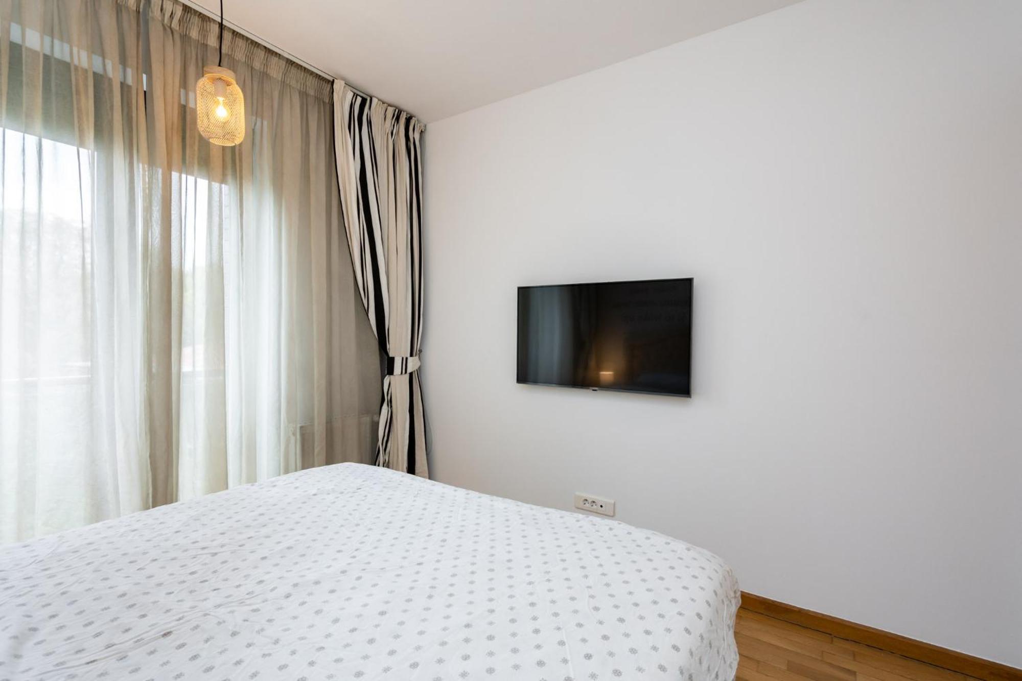 Lazynest - Modern Apartment With Parking & Balcony 布加勒斯特 外观 照片